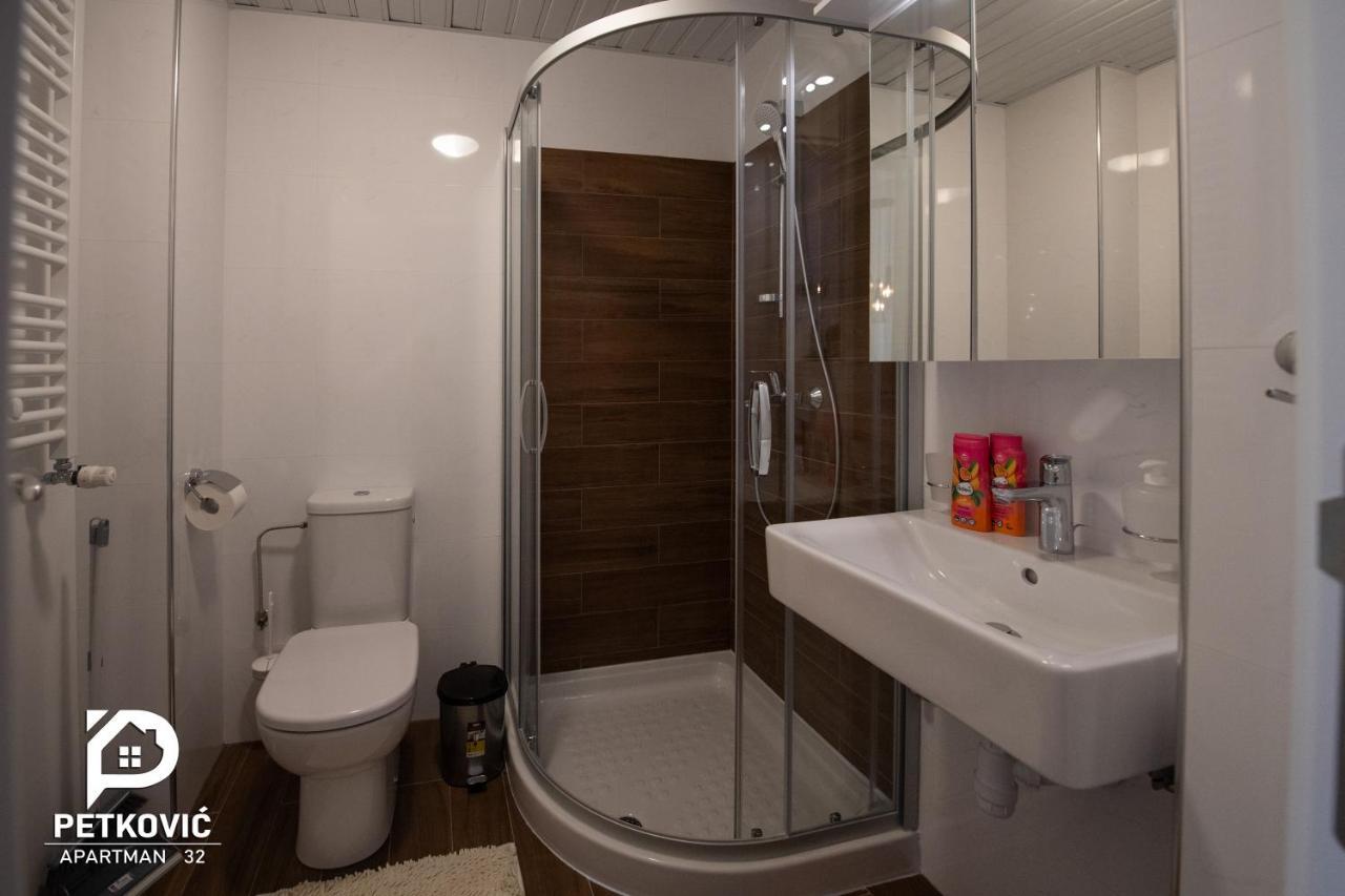 Petkovic Apartmani Studio32 Jagodina Exteriör bild