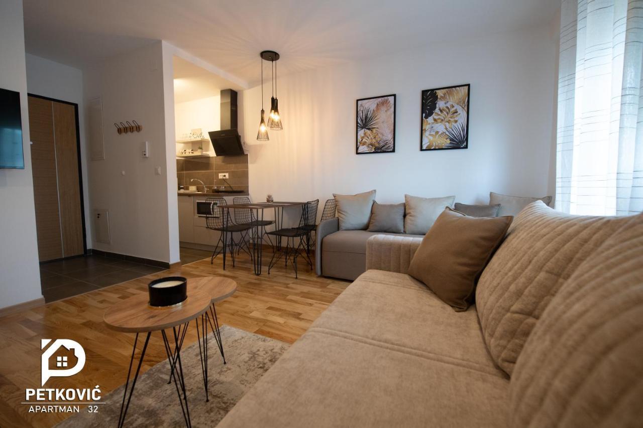 Petkovic Apartmani Studio32 Jagodina Exteriör bild