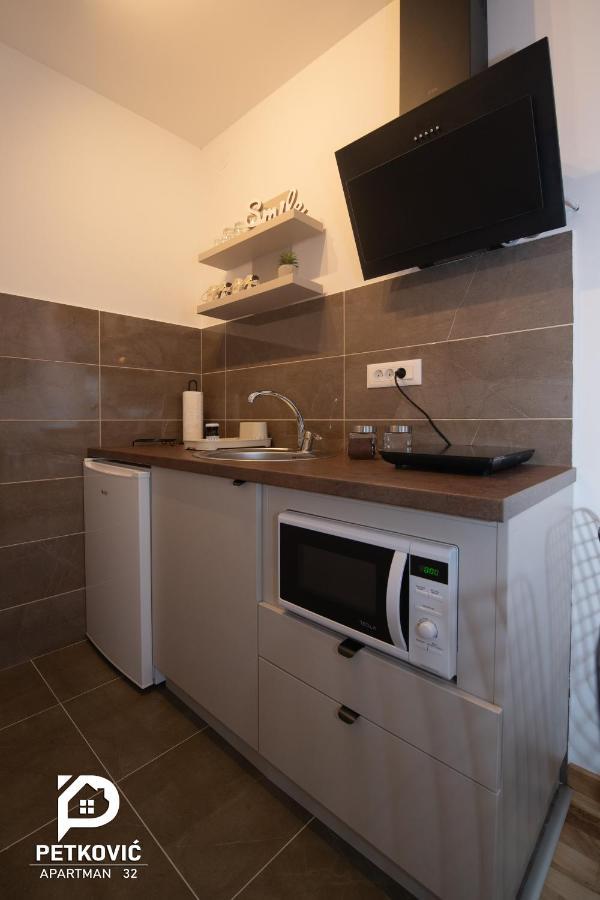 Petkovic Apartmani Studio32 Jagodina Exteriör bild