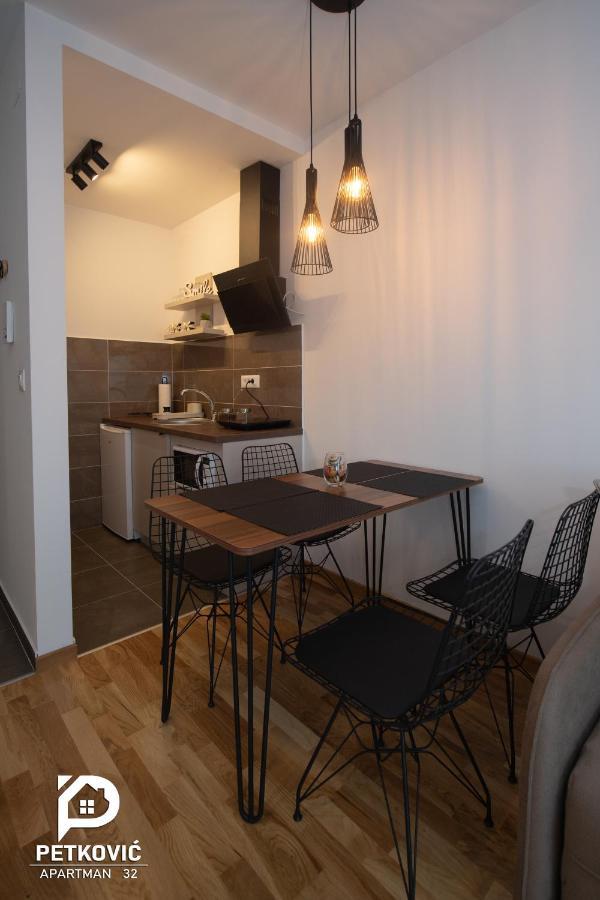 Petkovic Apartmani Studio32 Jagodina Exteriör bild