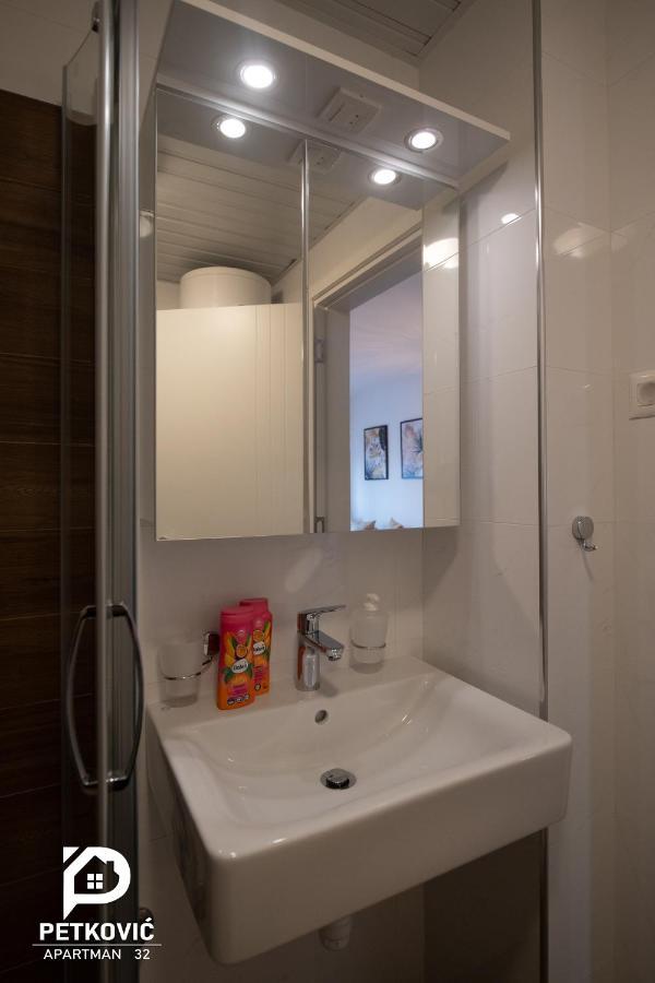 Petkovic Apartmani Studio32 Jagodina Exteriör bild