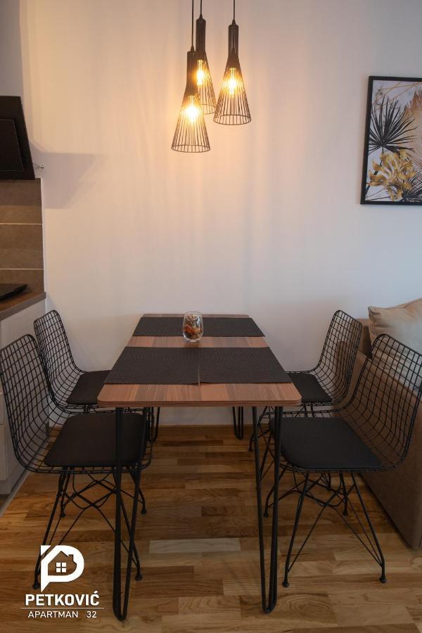 Petkovic Apartmani Studio32 Jagodina Exteriör bild